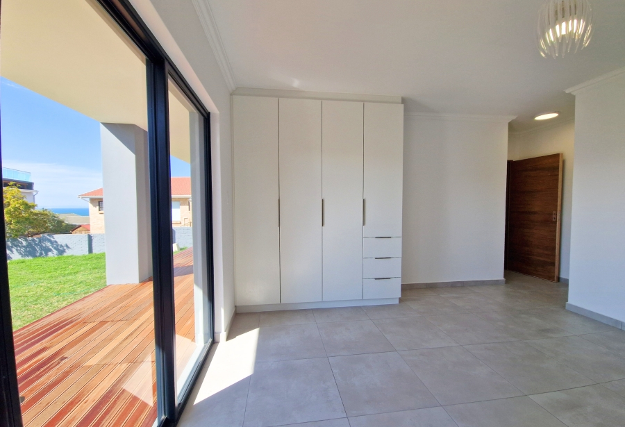 3 Bedroom Property for Sale in Wavecrest Eastern Cape